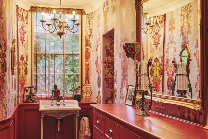 A bathroom at Queen Anne Estate, Vale of Glamorgan