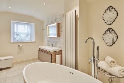 A bathroom at Queen Anne Estate, Vale of Glamorgan