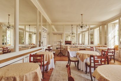 A dining room at Queen Anne Estate, Vale of Glamorgan