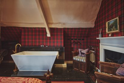 A bedroom at Queen Anne Estate, Vale of Glamorgan