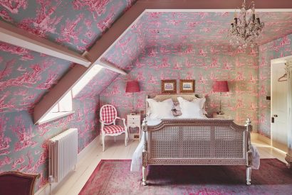 A bedroom at Queen Anne Estate, Vale of Glamorgan