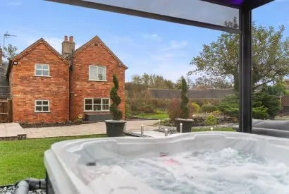 A hot tub at Blacksmith Cottage, Staffordshire