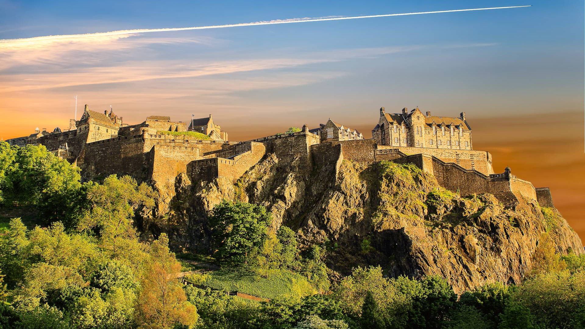 Looking Up The Hill At Edinburgh Castle At Sunset Edinburgh Castle