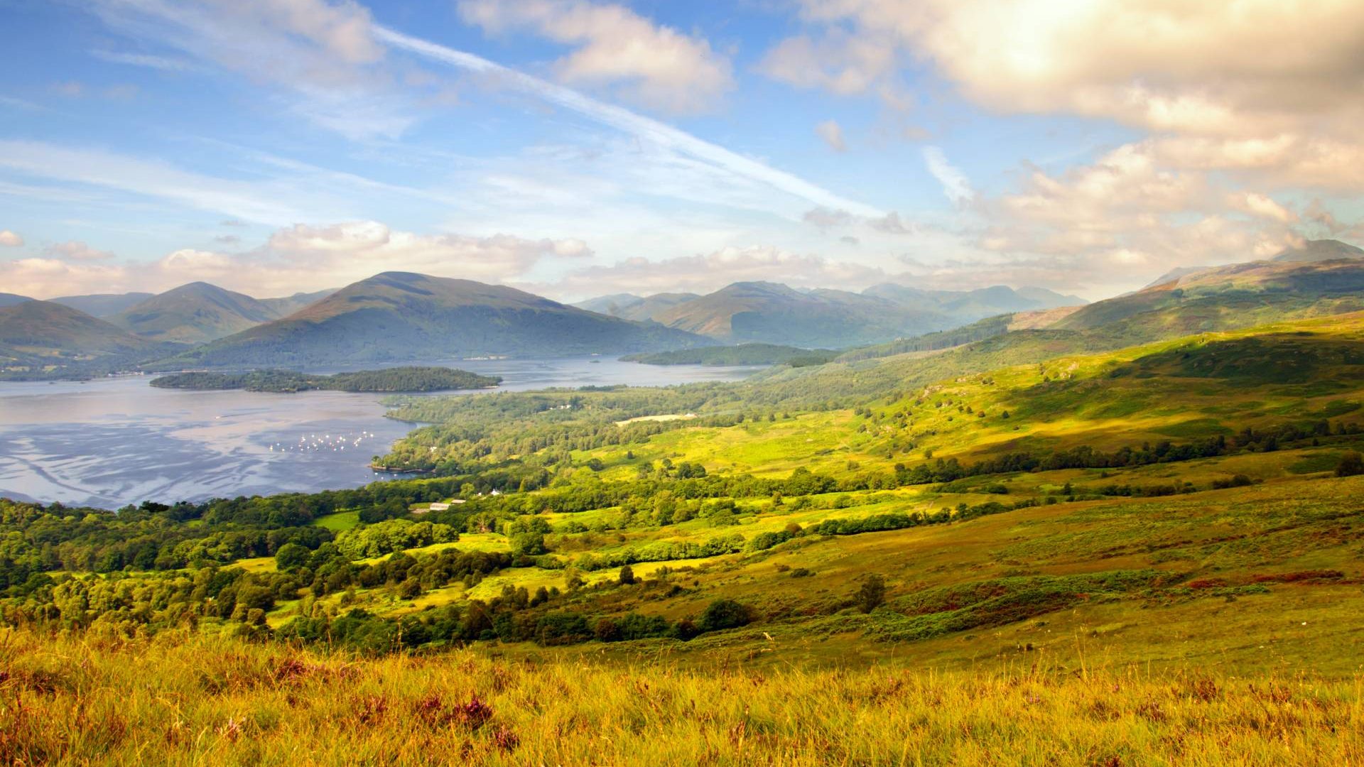 Loch Lomond and the Scottish countryside