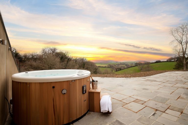 The hot tub at Serenity Retreat, Devon