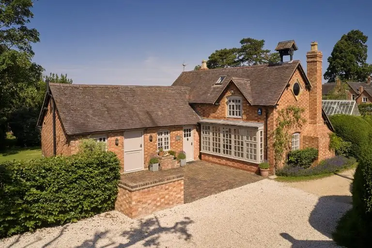 the-coach-house-exterior